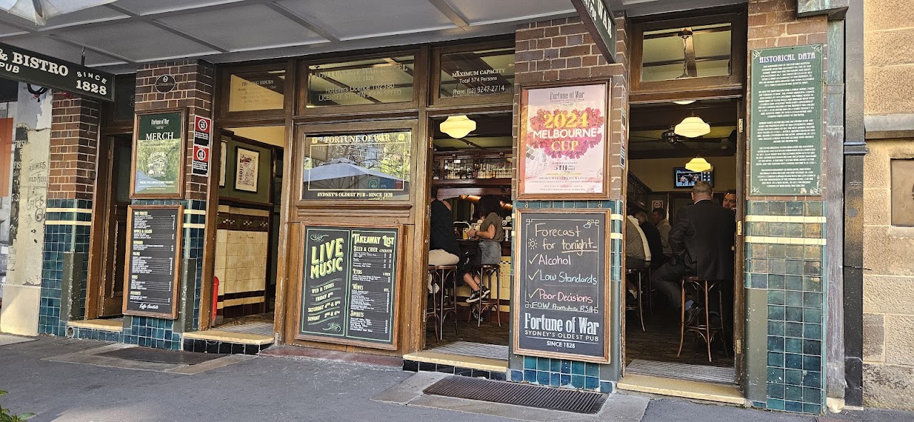 George Street entrance to Fortune of War